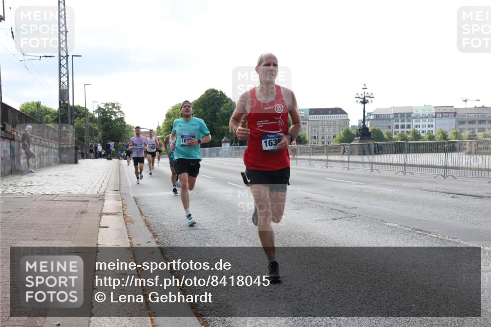 29.06.2025 - hella hamburg halbmarathon Lena Gebhardt http://msf.ph/oto/8418045 29.06.2025 09:41:32 Lombardsbrücke 107, 1636, 2459, 4128, 4571, 7142, 7834, 7963, 9442, 10234, 10780, 11194, 11624, 12067, 12641, 13780, 14107, 16361, 16484, 17856, 17886 meine-sportfotos.de
