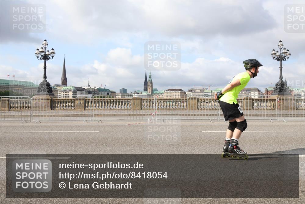 29.06.2025 - hella hamburg halbmarathon Lena Gebhardt http://msf.ph/oto/8418054 29.06.2025 08:57:13 Lombardsbrücke  meine-sportfotos.de