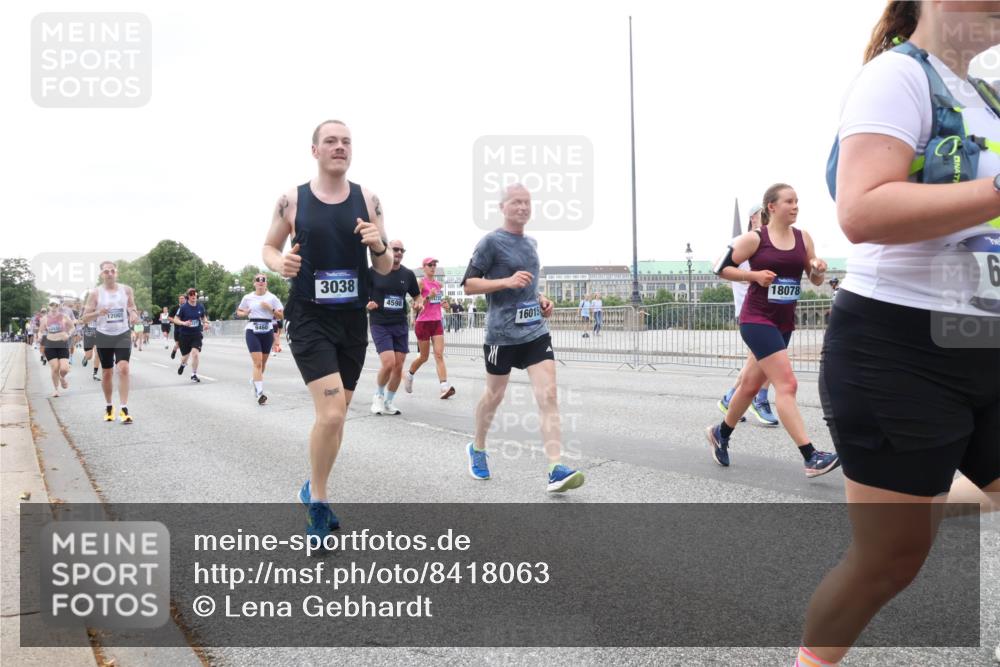 29.06.2025 - hella hamburg halbmarathon Lena Gebhardt http://msf.ph/oto/8418063 29.06.2025 10:52:05 Lombardsbrücke 12065, 3038, 4598, 16015, 18078, 1418, 1978, 2593, 3038, 3240, 3645, 3991, 4087, 4273, 4436, 4598, 4606, 4815, 5062, 5262, 5534, 6007, 6386, 6403, 6404, 6406, 6456, 6604, 6947, 6985, 7682, 7690, 7691, 8194, 8196, 8250, 8251, 8399, 8621, 9220, 9368, 9460, 9462, 9590, 9594, 9673, 9730, 10296, 10342, 10521, 10533, 10634, 10673, 10693, 10830, 10884, 11084, 11101, 11126, 11127, 11375, 11736, 11875, 11899, 11974, 12065, 12546, 12558 meine-sportfotos.de