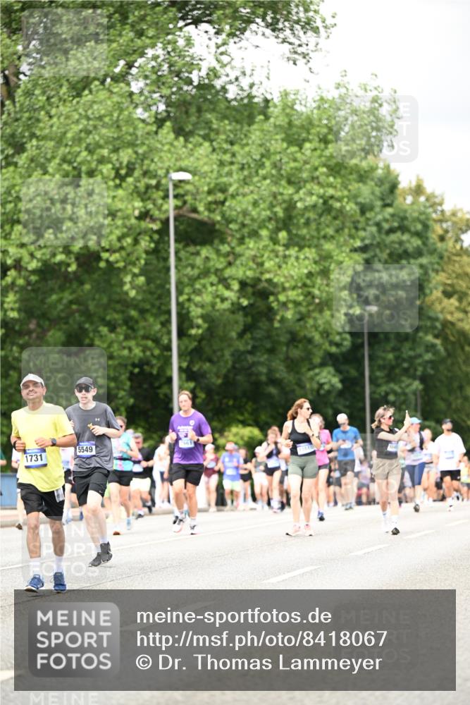 29.06.2025 - hella hamburg halbmarathon Dr. Thomas Lammeyer http://msf.ph/oto/8418067 29.06.2025 10:45:32 Kennedybrücke 1731, 2805, 3344, 4044, 4412, 4638, 5549, 6088, 7293, 7585, 7661, 7829, 8769, 8878, 9962, 10269, 10407, 10644, 11166, 11209 meine-sportfotos.de