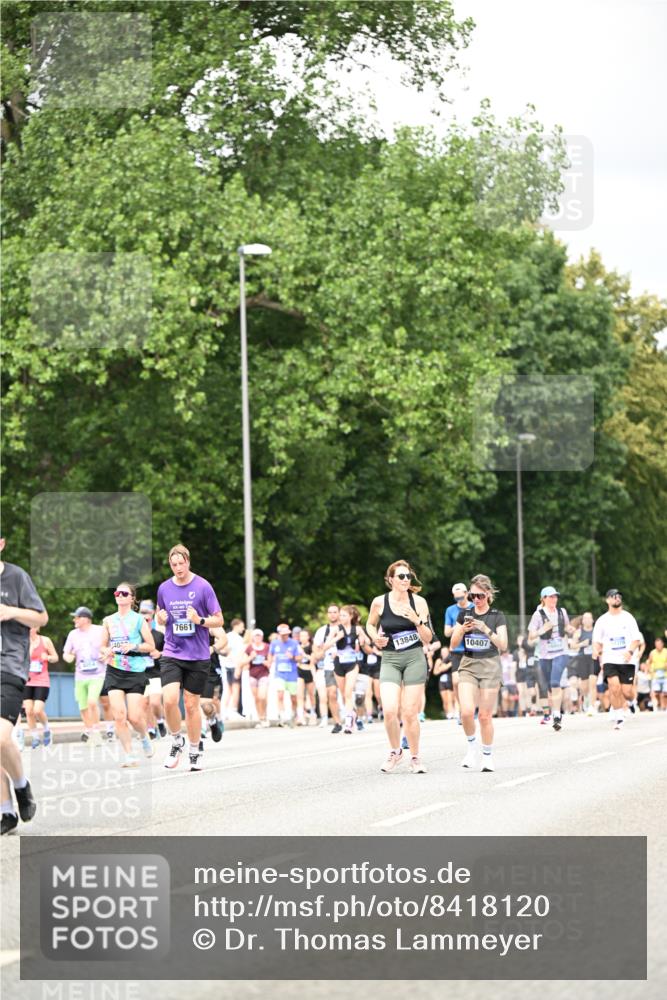 29.06.2025 - hella hamburg halbmarathon Dr. Thomas Lammeyer http://msf.ph/oto/8418120 29.06.2025 10:45:33 Kennedybrücke 1731, 2805, 3344, 4044, 4412, 4638, 5549, 5928, 6088, 7293, 7585, 7661, 7829, 8769, 8878, 10269, 10407, 10644, 11166, 11209 meine-sportfotos.de