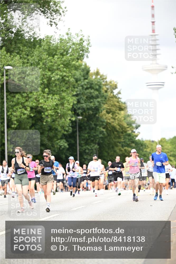 29.06.2025 - hella hamburg halbmarathon Dr. Thomas Lammeyer http://msf.ph/oto/8418138 29.06.2025 10:45:35 Kennedybrücke 1731, 2805, 3344, 4044, 4412, 4638, 5549, 5928, 6088, 7293, 7585, 7661, 7829, 8769, 8878, 10269, 10407, 10644, 11166, 11209 meine-sportfotos.de