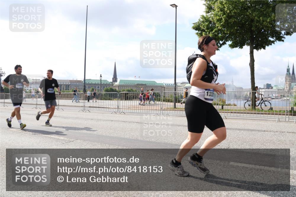 29.06.2025 - hella hamburg halbmarathon Lena Gebhardt http://msf.ph/oto/8418153 29.06.2025 10:05:26 Lombardsbrücke 10694, 9680, 13221, 1863, 1936, 1981, 2288, 2298, 2424, 2624, 3071, 3413, 3461, 3578, 3929, 4014, 4220, 4782, 5073, 6059, 6907, 6908, 7302, 7826, 8089, 8999, 9007, 9075, 9165, 9339, 9559, 9680, 9736, 9737, 9738, 9917, 10343, 10694, 10791, 10998, 11595, 11784, 11873, 11958, 12557, 13221, 13327, 13717, 14203, 14465, 14642, 16092, 16478, 16546, 16847, 17112, 17707, 17731, 17740, 17818, 18189, 18616, 18617, 19034, 19248 meine-sportfotos.de