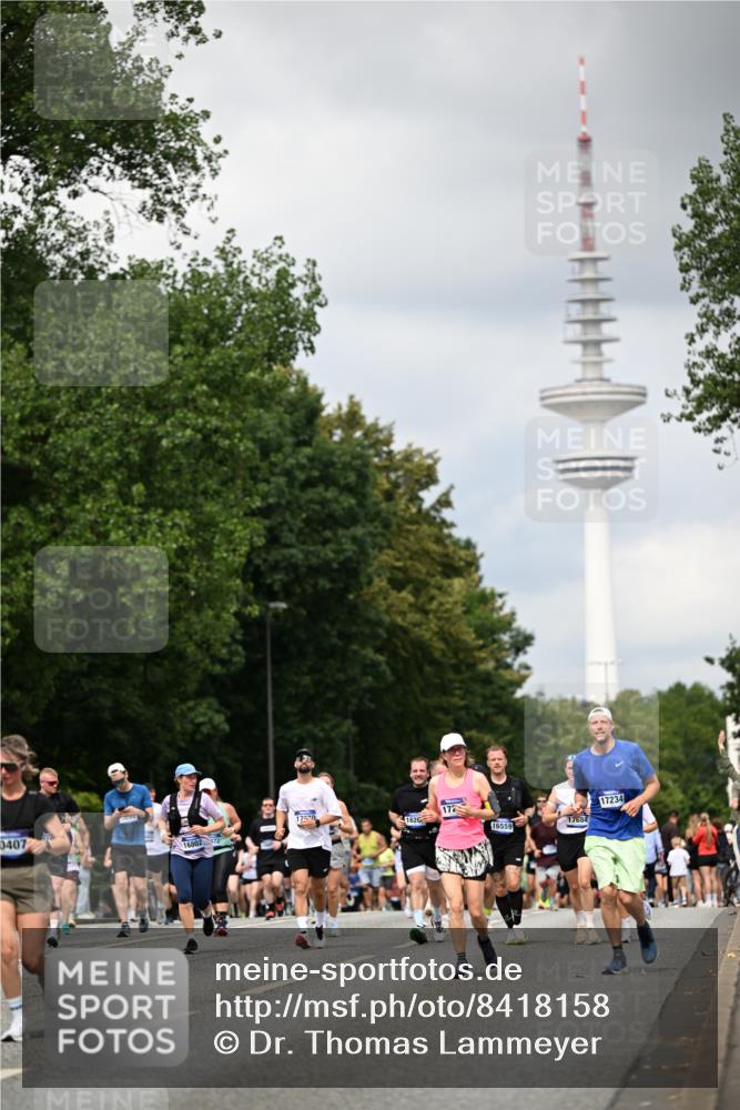 29.06.2025 - hella hamburg halbmarathon Dr. Thomas Lammeyer http://msf.ph/oto/8418158 29.06.2025 10:45:37 Kennedybrücke 1731, 2805, 3344, 4044, 4412, 4638, 5549, 5688, 5928, 6088, 7293, 7661, 7829, 8769, 8878, 10269, 10407, 10644, 11166, 11209 meine-sportfotos.de
