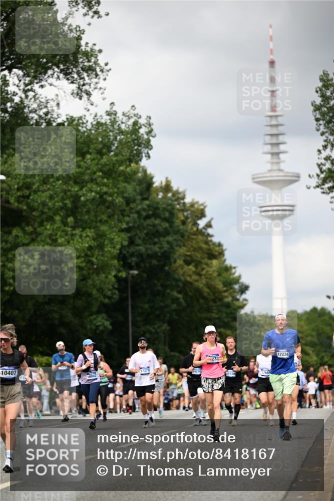 29.06.2025 - hella hamburg halbmarathon Dr. Thomas Lammeyer http://msf.ph/oto/8418167 29.06.2025 10:45:37 Kennedybrücke 1731, 2805, 3344, 4044, 4412, 4638, 5549, 5688, 5928, 6088, 7293, 7661, 7829, 8769, 8878, 10269, 10407, 10644, 11166, 11209 meine-sportfotos.de