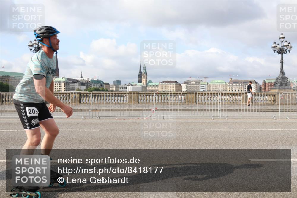 29.06.2025 - hella hamburg halbmarathon Lena Gebhardt http://msf.ph/oto/8418177 29.06.2025 08:57:27 Lombardsbrücke 205 meine-sportfotos.de