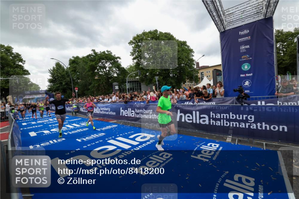 29.06.2025 - hella hamburg halbmarathon Zöllner http://msf.ph/oto/8418200 29.06.2025 10:51:43 Ziel 5008, 6286, 13327, 14012, 14458, 15496, 15831, 15899, 19007, 19020 meine-sportfotos.de