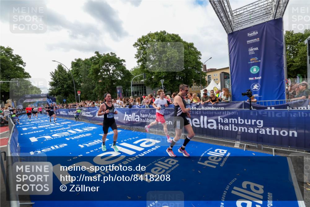 29.06.2025 - hella hamburg halbmarathon Zöllner http://msf.ph/oto/8418208 29.06.2025 10:29:28 Ziel 2075, 8975, 9571, 10156, 12234, 13838, 14164, 15880, 16118, 17197, 18737, 19203 meine-sportfotos.de