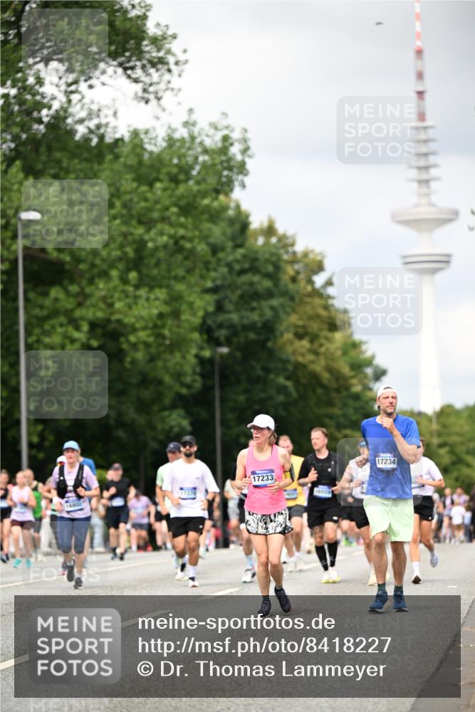 29.06.2025 - hella hamburg halbmarathon Dr. Thomas Lammeyer http://msf.ph/oto/8418227 29.06.2025 10:45:40 Kennedybrücke 1731, 2805, 3344, 4044, 4412, 4638, 4774, 5549, 5688, 5928, 6088, 7293, 7661, 7829, 8769, 8878, 9009, 10269, 10407, 10644, 11166, 11209, 11371 meine-sportfotos.de