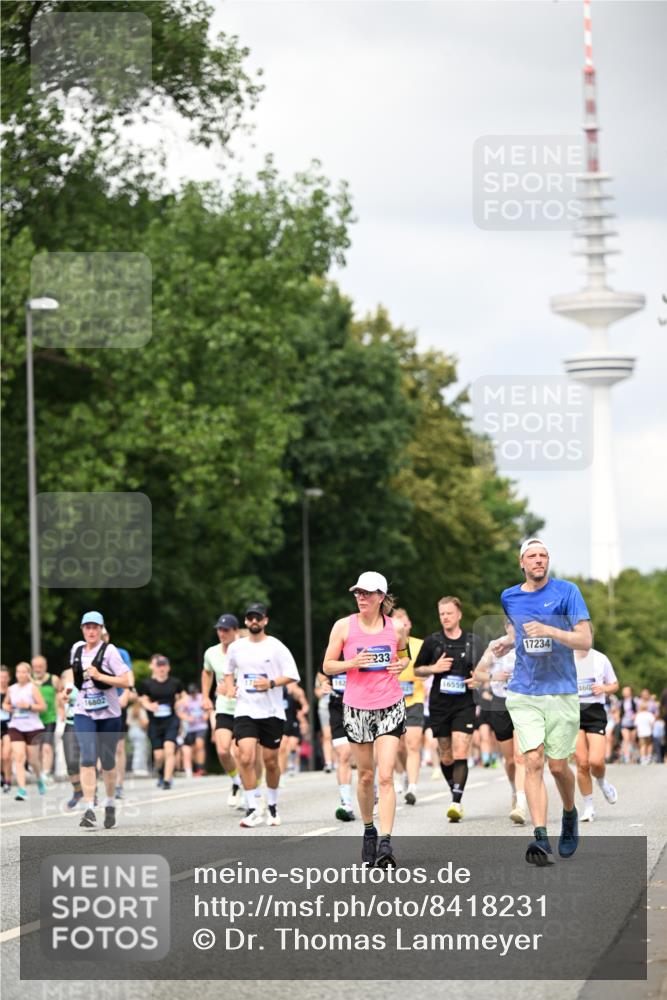 29.06.2025 - hella hamburg halbmarathon Dr. Thomas Lammeyer http://msf.ph/oto/8418231 29.06.2025 10:45:40 Kennedybrücke 1731, 2805, 3344, 4044, 4412, 4638, 4774, 5549, 5688, 5928, 6088, 7293, 7661, 7829, 8769, 8878, 9009, 10269, 10407, 10644, 11166, 11209, 11371 meine-sportfotos.de