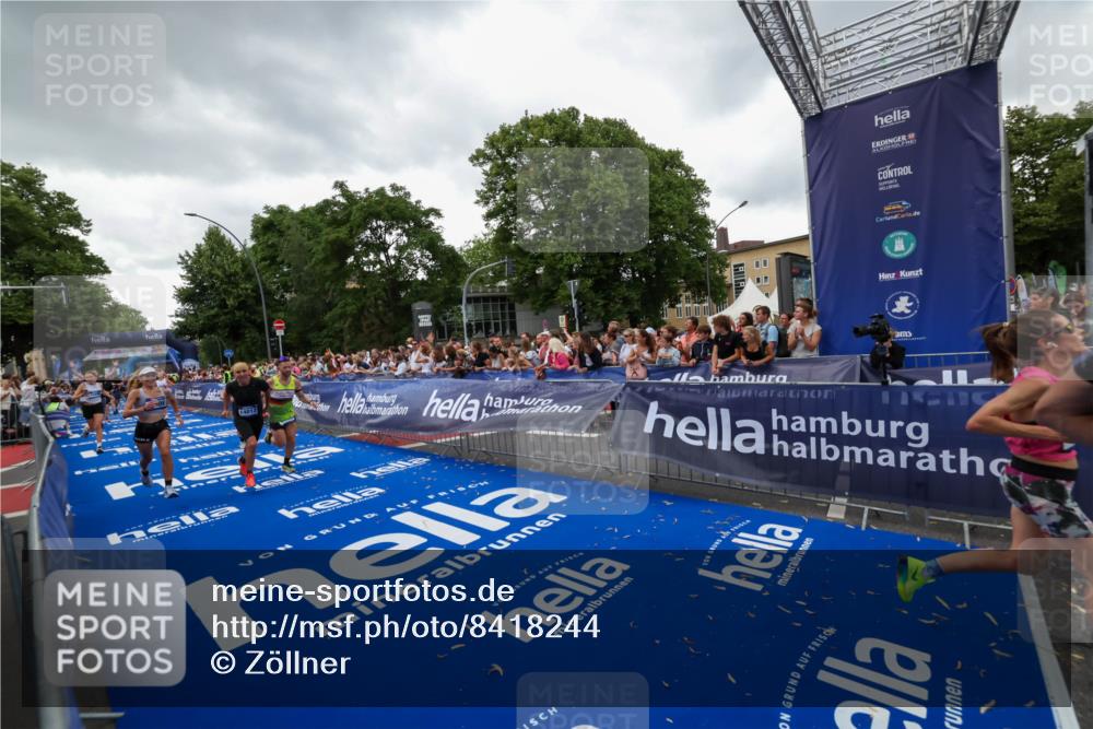 29.06.2025 - hella hamburg halbmarathon Zöllner http://msf.ph/oto/8418244 29.06.2025 10:51:45 Ziel 6286, 7224, 8819, 13327, 14012, 14458, 15496, 15727, 15831, 15899, 17682, 19020, 19053 meine-sportfotos.de