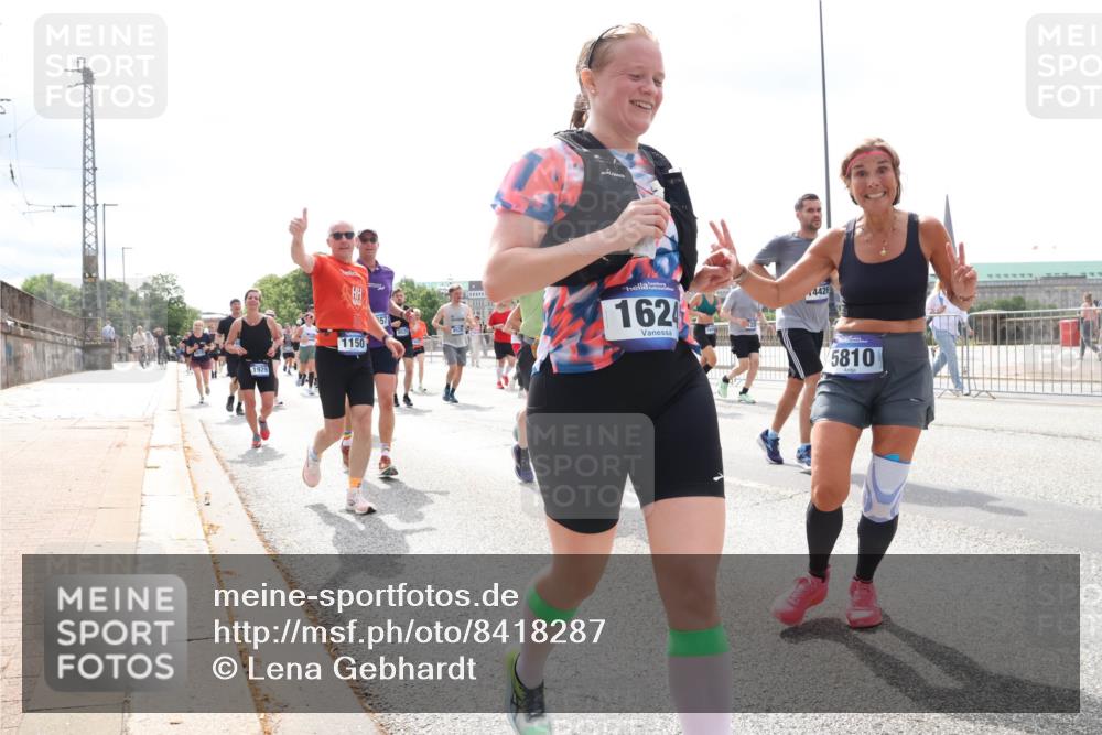 29.06.2025 - hella hamburg halbmarathon Lena Gebhardt http://msf.ph/oto/8418287 29.06.2025 10:42:34 Lombardsbrücke 1929, 1150, 57, 1624, 4426, 5810, 1150, 1360, 1624, 1656, 1752, 1929, 1957, 1964, 1994, 2069, 2134, 2401, 2523, 2538, 2580, 2940, 2941, 2974, 3276, 3283, 3605, 3874, 4092, 4105, 4329, 4334, 4353, 4385, 4778, 4885, 4891, 4892, 5403, 5417, 5419, 5671, 5810, 6120, 6764, 6828, 6917, 7040, 7260, 7357, 7513, 7557, 7666, 8014, 8161, 8459, 8525, 8526, 8529, 8712, 8816, 9008, 9370, 9980, 10027, 10454, 10532, 10697, 11142, 11710, 12151, 12441, 13241 meine-sportfotos.de