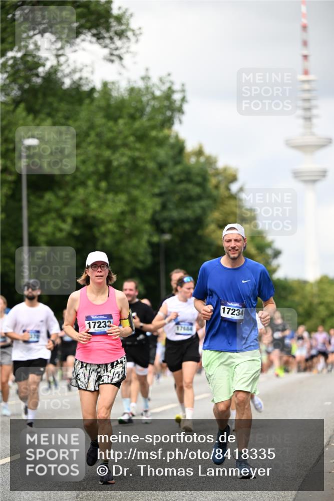 29.06.2025 - hella hamburg halbmarathon Dr. Thomas Lammeyer http://msf.ph/oto/8418335 29.06.2025 10:45:44 Kennedybrücke 1731, 2229, 2805, 3344, 4044, 4412, 4638, 4774, 5549, 5688, 5928, 6088, 7661, 7829, 8293, 8769, 9009, 9370, 10269, 10407, 10644, 11166, 11209, 11371 meine-sportfotos.de