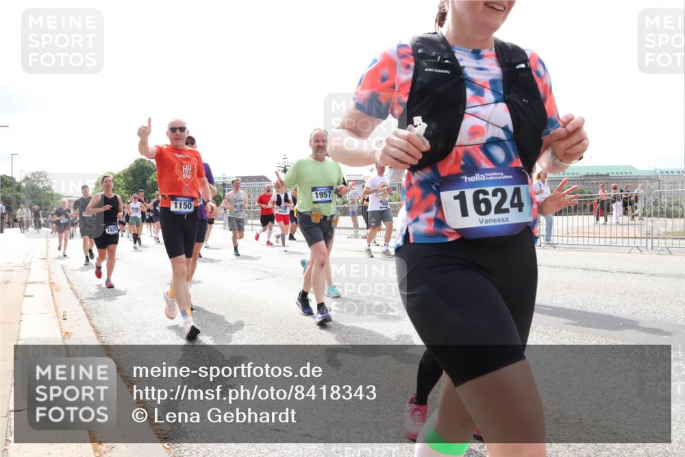 29.06.2025 - hella hamburg halbmarathon Lena Gebhardt http://msf.ph/oto/8418343 29.06.2025 10:42:35 Lombardsbrücke 1929, 1150, 1957, 766, 1624, 1150, 1360, 1624, 1656, 1929, 1957, 1964, 1994, 2069, 2134, 2401, 2509, 2538, 2580, 2940, 2941, 3283, 3378, 3605, 3874, 4092, 4105, 4329, 4334, 4353, 4385, 4778, 4885, 4891, 4892, 5403, 5417, 5419, 5810, 6120, 6764, 6828, 6917, 7040, 7260, 7357, 7513, 7557, 7666, 8014, 8161, 8459, 8525, 8526, 8529, 8712, 8816, 9370, 9980, 10008, 10454, 10532, 10697, 11142, 11710, 12151, 12441, 13241 meine-sportfotos.de