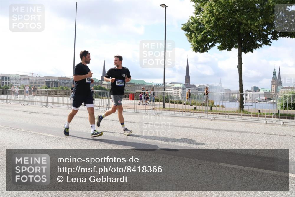 29.06.2025 - hella hamburg halbmarathon Lena Gebhardt http://msf.ph/oto/8418366 29.06.2025 10:05:27 Lombardsbrücke 1069, 9680, 1863, 1936, 1981, 2288, 2298, 2424, 2624, 3071, 3413, 3461, 3578, 3929, 4014, 4220, 4782, 5073, 6059, 6907, 6908, 7302, 7826, 8089, 8999, 9007, 9075, 9165, 9339, 9559, 9680, 9736, 9737, 9738, 9917, 10343, 10694, 10791, 10998, 11784, 11873, 11958, 12557, 13221, 13327, 13717, 14203, 14465, 14642, 16092, 16478, 16546, 16847, 17112, 17707, 17731, 17740, 18189, 18616, 18617, 19034, 19248 meine-sportfotos.de