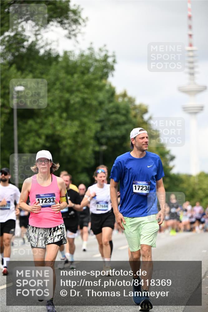 29.06.2025 - hella hamburg halbmarathon Dr. Thomas Lammeyer http://msf.ph/oto/8418369 29.06.2025 10:45:44 Kennedybrücke 1731, 2229, 2805, 3344, 4044, 4412, 4638, 4774, 5549, 5688, 5928, 6088, 7661, 7829, 8293, 8769, 9009, 9370, 10269, 10407, 10644, 11166, 11209, 11371 meine-sportfotos.de