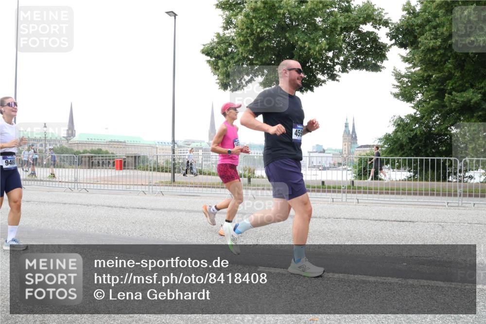 29.06.2025 - hella hamburg halbmarathon Lena Gebhardt http://msf.ph/oto/8418408 29.06.2025 10:52:07 Lombardsbrücke 9460, 147, 459, 1418, 1978, 3038, 3240, 3645, 3991, 4087, 4273, 4436, 4598, 4606, 4815, 5062, 5262, 5534, 6007, 6386, 6403, 6404, 6406, 6456, 6604, 6671, 6947, 6985, 7682, 7690, 7691, 7735, 8194, 8196, 8250, 8251, 8621, 9220, 9368, 9460, 9462, 9590, 9594, 9673, 9730, 9731, 10296, 10342, 10521, 10533, 10634, 10673, 10693, 10830, 10884, 11084, 11101, 11126, 11127, 11375, 11736, 11875, 11899, 11974, 12065, 12546, 12558 meine-sportfotos.de
