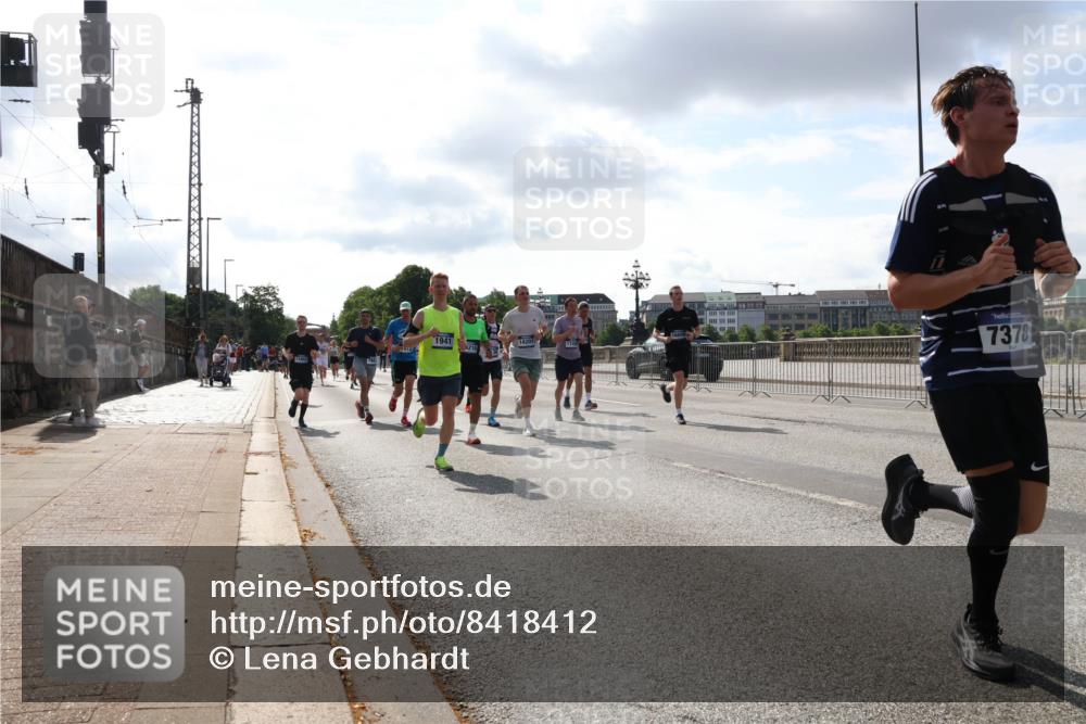 29.06.2025 - hella hamburg halbmarathon Lena Gebhardt http://msf.ph/oto/8418412 29.06.2025 09:51:18 Lombardsbrücke 1941, 1210, 174, 7378, 1136, 1256, 1441, 1520, 1570, 1677, 1912, 1920, 1941, 1962, 2546, 2579, 2880, 2972, 3056, 3523, 3700, 3947, 4297, 4634, 4759, 4843, 4854, 4888, 4889, 4999, 5026, 5087, 5275, 5375, 5387, 5410, 5506, 6429, 6593, 6639, 6721, 6901, 7105, 7110, 7116, 7284, 7363, 7378, 7635, 7693, 7962, 8091, 8122, 8319, 8574, 8871, 8966, 9262, 9313, 9364, 9371, 9380, 9755, 9833, 9885, 10193, 10415, 10469, 11049, 11907, 11959, 12153, 14201 meine-sportfotos.de