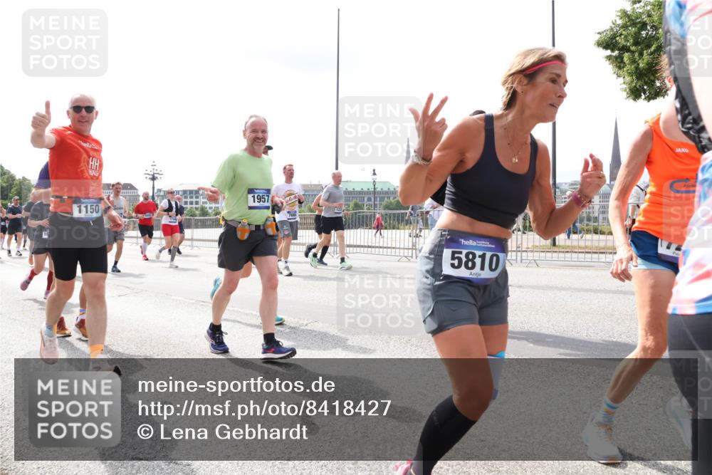 29.06.2025 - hella hamburg halbmarathon Lena Gebhardt http://msf.ph/oto/8418427 29.06.2025 10:42:35 Lombardsbrücke 1150, 1957, 5810, 1150, 1360, 1624, 1656, 1929, 1957, 1964, 1994, 2069, 2134, 2401, 2509, 2538, 2580, 2940, 2941, 3283, 3378, 3605, 3874, 4092, 4105, 4329, 4334, 4353, 4385, 4778, 4885, 4891, 4892, 5403, 5417, 5419, 5810, 6120, 6764, 6828, 6917, 7040, 7260, 7357, 7513, 7557, 7666, 8014, 8161, 8459, 8525, 8526, 8529, 8712, 8816, 9370, 9980, 10008, 10454, 10532, 10697, 11142, 11710, 12151, 12441, 13241 meine-sportfotos.de