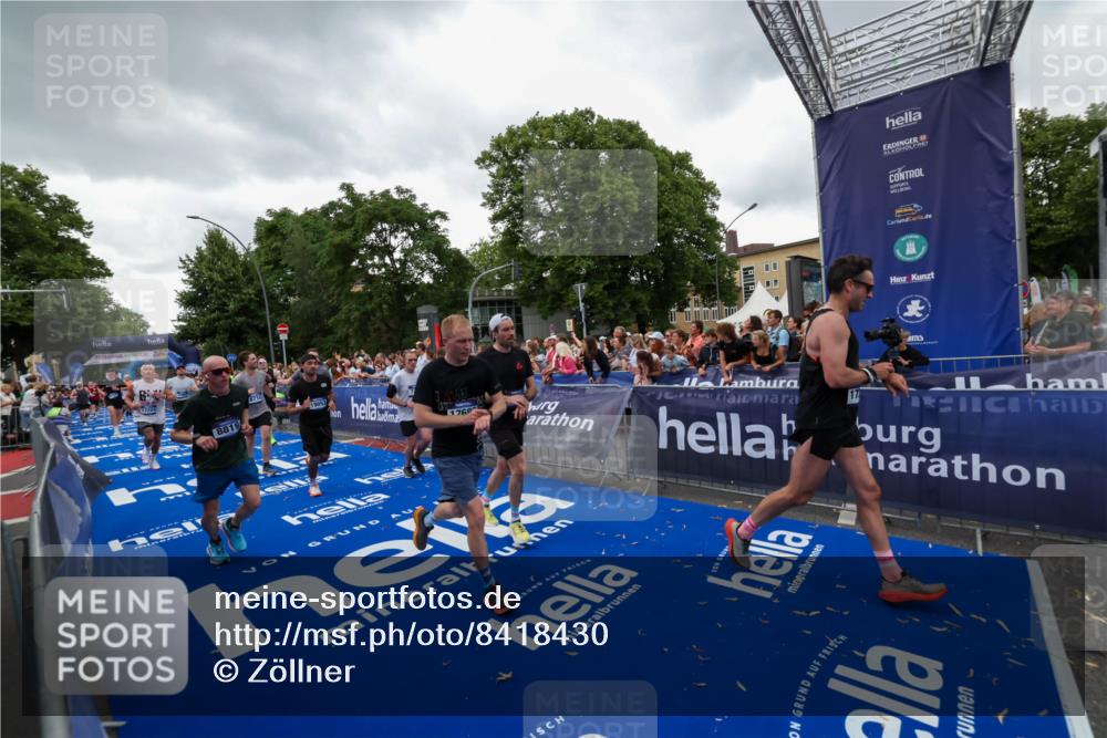 29.06.2025 - hella hamburg halbmarathon Zöllner http://msf.ph/oto/8418430 29.06.2025 10:51:52 Ziel 2396, 2818, 2823, 2880, 4297, 6286, 7224, 8710, 8819, 8856, 9793, 9959, 12224, 15427, 15727, 15831, 16907, 17682, 17815, 17962, 19053, 19137 meine-sportfotos.de