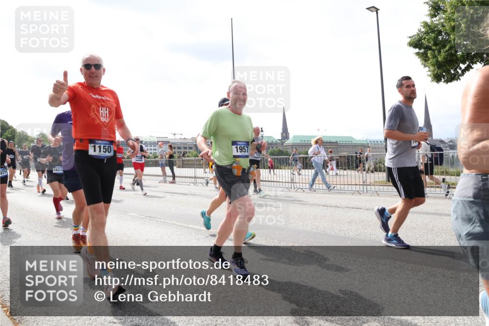 29.06.2025 - hella hamburg halbmarathon Lena Gebhardt http://msf.ph/oto/8418483 29.06.2025 10:42:35 Lombardsbrücke 929, 16215, 1150, 17446, 1957, 122, 1150, 1360, 1624, 1656, 1929, 1957, 1964, 1994, 2069, 2134, 2401, 2509, 2538, 2580, 2940, 2941, 3283, 3378, 3605, 3874, 4092, 4105, 4329, 4334, 4353, 4385, 4778, 4885, 4891, 4892, 5403, 5417, 5419, 5810, 6120, 6764, 6828, 6917, 7040, 7260, 7357, 7513, 7557, 7666, 8014, 8161, 8459, 8525, 8526, 8529, 8712, 8816, 9370, 9980, 10008, 10454, 10532, 10697, 11142, 11710, 12151, 12441, 13241 meine-sportfotos.de