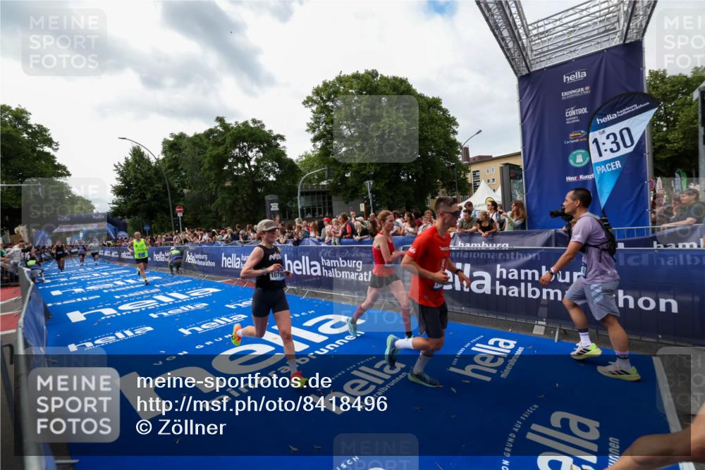 29.06.2025 - hella hamburg halbmarathon Zöllner http://msf.ph/oto/8418496 29.06.2025 10:29:37 Ziel 2021, 2180, 6781, 8784, 9137, 10790, 17197, 18422, 18699, 19204 meine-sportfotos.de