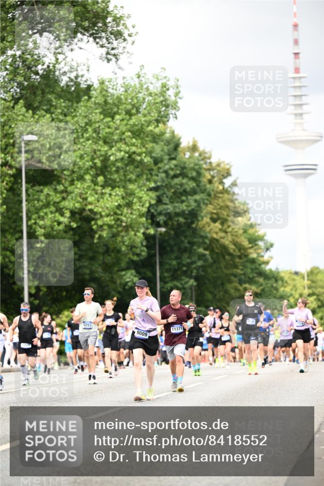 29.06.2025 - hella hamburg halbmarathon Dr. Thomas Lammeyer http://msf.ph/oto/8418552 29.06.2025 10:45:50 Kennedybrücke 1314, 1536, 2229, 2805, 3344, 3694, 4412, 4774, 5086, 5549, 5688, 5928, 6846, 7661, 7821, 8293, 8300, 8301, 8769, 9009, 9370, 10027, 10407, 11166, 11209, 11371, 11438 meine-sportfotos.de