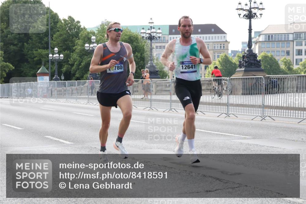 29.06.2025 - hella hamburg halbmarathon Lena Gebhardt http://msf.ph/oto/8418591 29.06.2025 09:41:40 Lombardsbrücke 780, 12641, 1241, 2459, 2892, 4128, 4571, 7142, 7963, 9442, 10234, 10780, 11194, 11624, 12067, 12641, 13440, 13751, 13780, 14107, 16169, 16361, 16484, 17856, 17886, 18897 meine-sportfotos.de