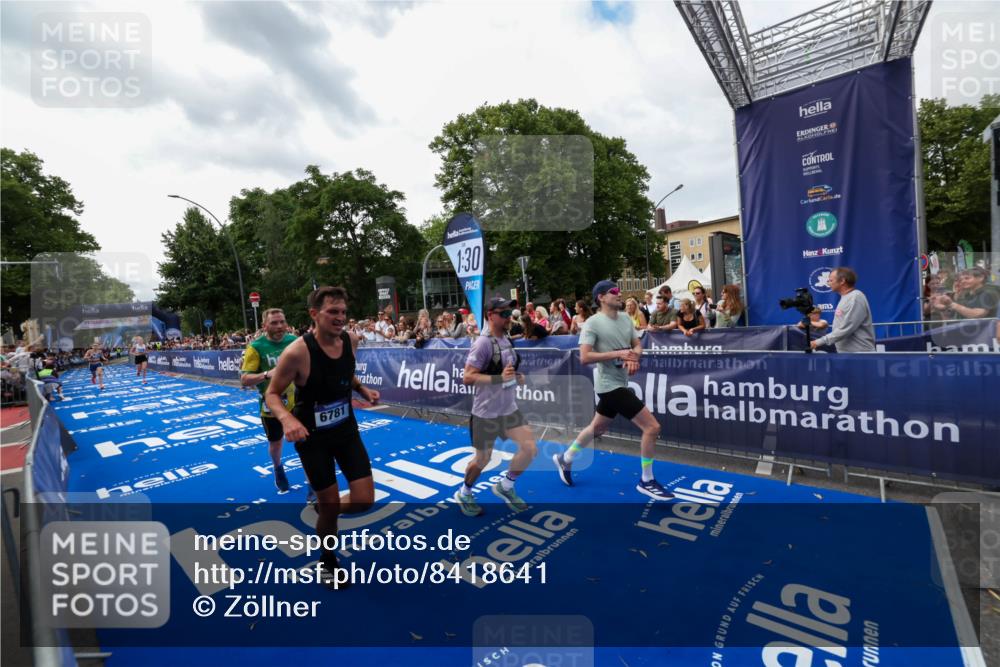 29.06.2025 - hella hamburg halbmarathon Zöllner http://msf.ph/oto/8418641 29.06.2025 10:29:43 Ziel 6781, 7186, 16818, 18422, 18699, 19204 meine-sportfotos.de