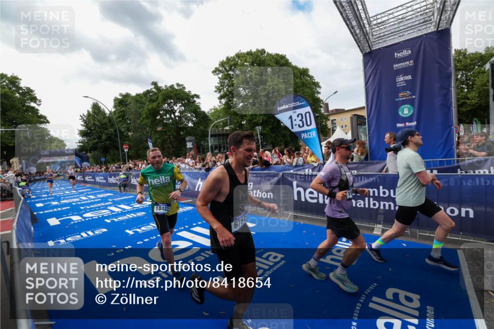29.06.2025 - hella hamburg halbmarathon Zöllner http://msf.ph/oto/8418654 29.06.2025 10:29:43 Ziel 6781, 7186, 16818, 18422, 18699, 19204 meine-sportfotos.de