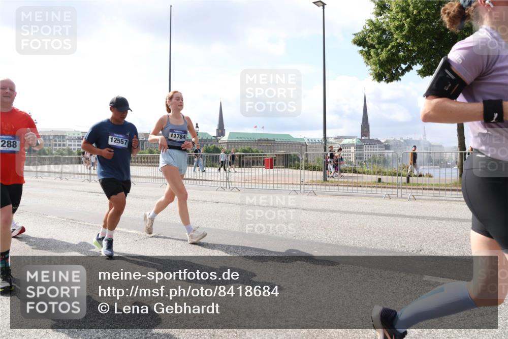 29.06.2025 - hella hamburg halbmarathon Lena Gebhardt http://msf.ph/oto/8418684 29.06.2025 10:05:30 Lombardsbrücke 11784, 12557, 288, 1863, 1936, 1981, 2288, 2298, 2424, 2471, 2624, 3071, 3413, 3461, 3578, 3929, 4014, 4220, 4782, 5073, 5762, 6059, 6907, 6908, 7826, 8089, 8999, 9007, 9075, 9165, 9339, 9559, 9680, 9736, 9737, 9738, 9917, 10343, 10694, 10791, 10998, 11784, 11873, 11958, 12557, 13221, 13327, 13717, 14203, 14465, 14642, 16092, 16478, 16546, 16847, 17707, 17731, 17740, 18189, 18616, 18617, 18973, 19034, 19248 meine-sportfotos.de