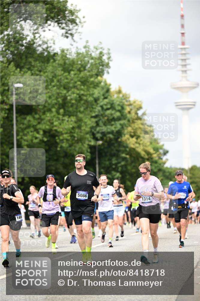 29.06.2025 - hella hamburg halbmarathon Dr. Thomas Lammeyer http://msf.ph/oto/8418718 29.06.2025 10:45:59 Kennedybrücke 1314, 1317, 1536, 2229, 2762, 2763, 2805, 3344, 3532, 3533, 3694, 4774, 5086, 5688, 5928, 6066, 6719, 6793, 6846, 6894, 7821, 8293, 8300, 8301, 8443, 8586, 9009, 9370, 10027, 10483, 11024, 11097, 11166, 11207, 11209, 11255, 11371, 11437, 11438 meine-sportfotos.de