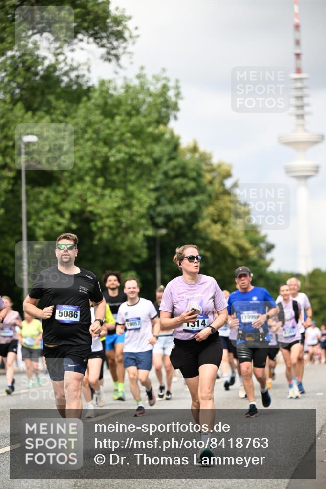 29.06.2025 - hella hamburg halbmarathon Dr. Thomas Lammeyer http://msf.ph/oto/8418763 29.06.2025 10:46:01 Kennedybrücke 1314, 1317, 1536, 2229, 2762, 2763, 2805, 3532, 3533, 3694, 4774, 5086, 5688, 5928, 6066, 6719, 6793, 6846, 6894, 7821, 8293, 8300, 8301, 8443, 8586, 9009, 9370, 10027, 10483, 11024, 11097, 11166, 11207, 11209, 11255, 11371, 11437, 11438 meine-sportfotos.de