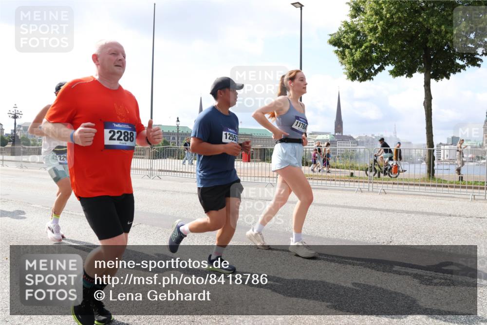 29.06.2025 - hella hamburg halbmarathon Lena Gebhardt http://msf.ph/oto/8418786 29.06.2025 10:05:30 Lombardsbrücke 229, 2288, 12557, 11784, 1863, 1936, 1981, 2288, 2298, 2424, 2471, 2624, 3071, 3413, 3461, 3578, 3929, 4014, 4220, 4782, 5073, 5762, 6059, 6907, 6908, 7826, 8089, 8999, 9007, 9075, 9165, 9339, 9559, 9680, 9736, 9737, 9738, 9917, 10343, 10694, 10791, 10998, 11784, 11873, 11958, 12557, 13221, 13327, 13717, 14203, 14465, 14642, 16092, 16478, 16546, 16847, 17707, 17731, 17740, 18189, 18616, 18617, 18973, 19034, 19248 meine-sportfotos.de