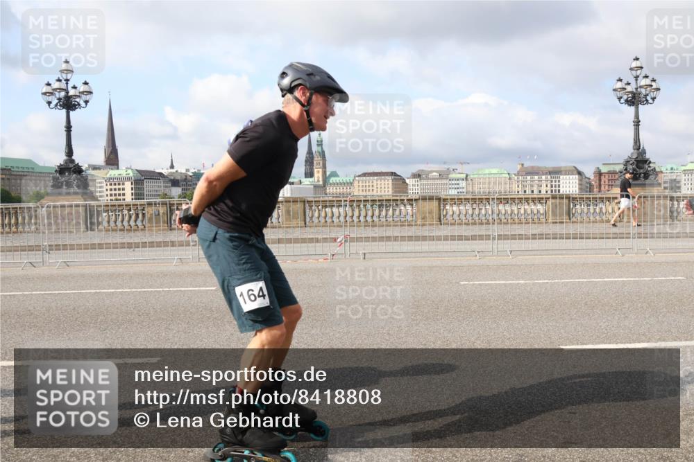 29.06.2025 - hella hamburg halbmarathon Lena Gebhardt http://msf.ph/oto/8418808 29.06.2025 08:57:28 Lombardsbrücke 164 meine-sportfotos.de