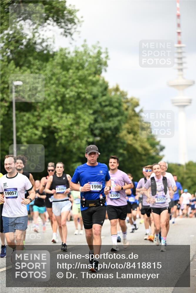 29.06.2025 - hella hamburg halbmarathon Dr. Thomas Lammeyer http://msf.ph/oto/8418815 29.06.2025 10:46:04 Kennedybrücke 1314, 1317, 1536, 2229, 2762, 2763, 3532, 3533, 3694, 4774, 5086, 5688, 5942, 6066, 6719, 6726, 6793, 6846, 6894, 7821, 8293, 8300, 8301, 8443, 8586, 9009, 9370, 10027, 10181, 10483, 11024, 11097, 11207, 11255, 11371, 11437, 11438 meine-sportfotos.de