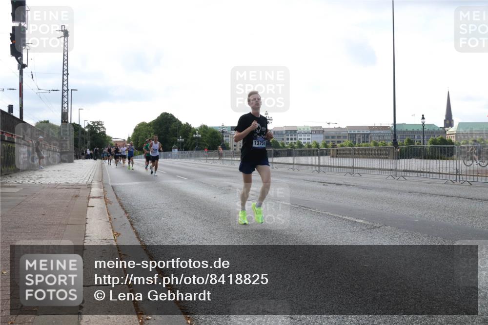 29.06.2025 - hella hamburg halbmarathon Lena Gebhardt http://msf.ph/oto/8418825 29.06.2025 09:41:43 Lombardsbrücke 13751, 1241, 2459, 2892, 4128, 4571, 6559, 7142, 7862, 7963, 9442, 10234, 10780, 11194, 11624, 11965, 12067, 12641, 13440, 13751, 13780, 14019, 14107, 16169, 16361, 16484, 17856, 17886, 18124, 18897 meine-sportfotos.de