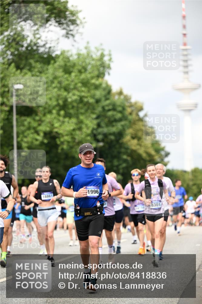 29.06.2025 - hella hamburg halbmarathon Dr. Thomas Lammeyer http://msf.ph/oto/8418836 29.06.2025 10:46:04 Kennedybrücke 1314, 1317, 1536, 2229, 2762, 2763, 3532, 3533, 3694, 4774, 5086, 5688, 5942, 6066, 6719, 6726, 6793, 6846, 6894, 7821, 8293, 8300, 8301, 8443, 8586, 9009, 9370, 10027, 10181, 10483, 11024, 11097, 11207, 11255, 11371, 11437, 11438 meine-sportfotos.de