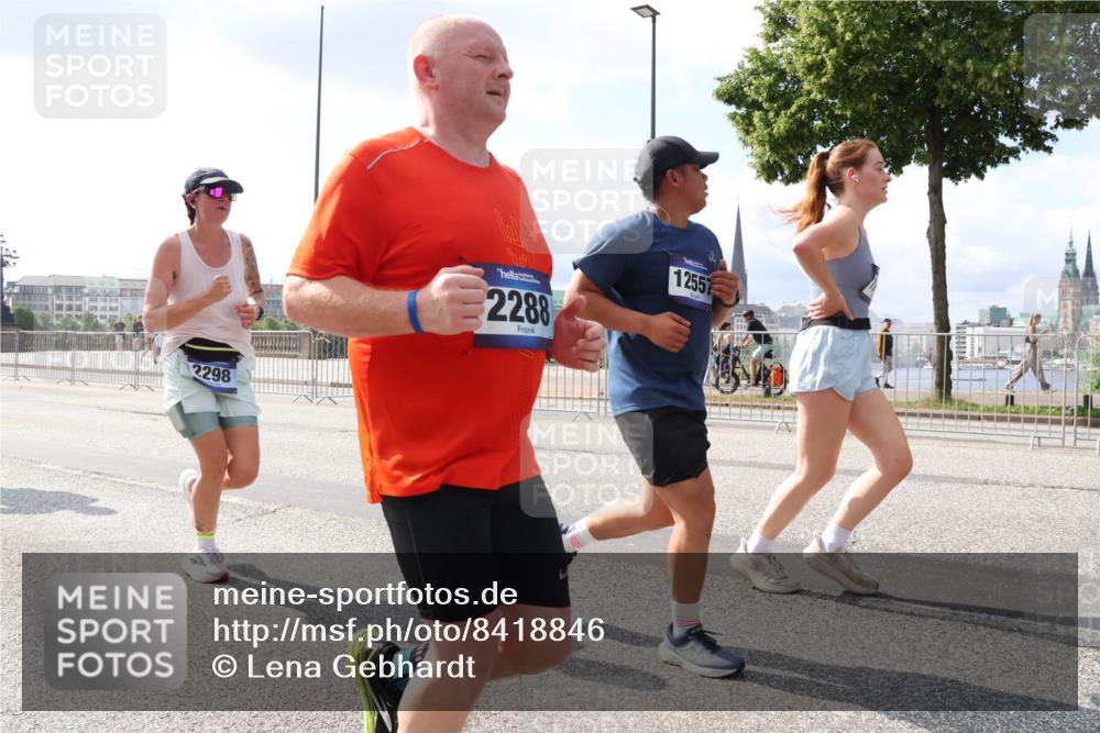 29.06.2025 - hella hamburg halbmarathon Lena Gebhardt http://msf.ph/oto/8418846 29.06.2025 10:05:30 Lombardsbrücke 2298, 2288, 12557, 1863, 1936, 1981, 2288, 2298, 2424, 2471, 2624, 3071, 3413, 3461, 3578, 3929, 4014, 4220, 4782, 5073, 5762, 6059, 6907, 6908, 7826, 8089, 8999, 9007, 9075, 9165, 9339, 9559, 9680, 9736, 9737, 9738, 9917, 10343, 10694, 10791, 10998, 11784, 11873, 11958, 12557, 13221, 13327, 13717, 14203, 14465, 14642, 16092, 16478, 16546, 16847, 17707, 17731, 17740, 18189, 18616, 18617, 18973, 19034, 19248 meine-sportfotos.de