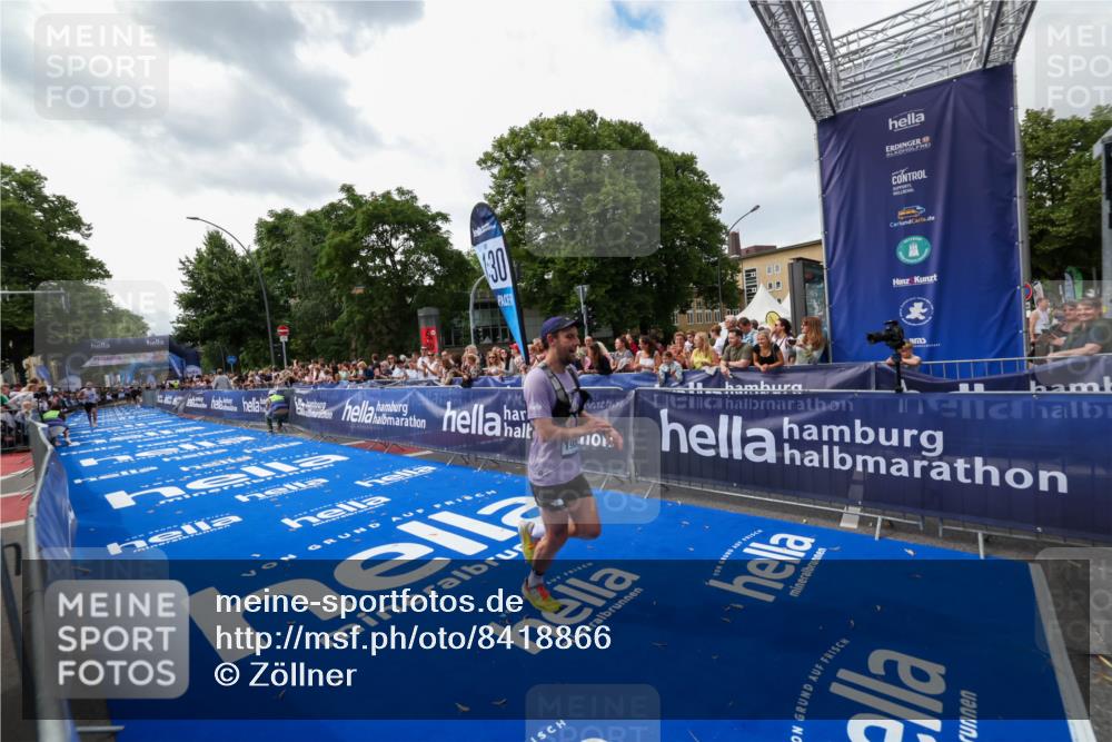 29.06.2025 - hella hamburg halbmarathon Zöllner http://msf.ph/oto/8418866 29.06.2025 10:29:58 Ziel 5308, 19202 meine-sportfotos.de