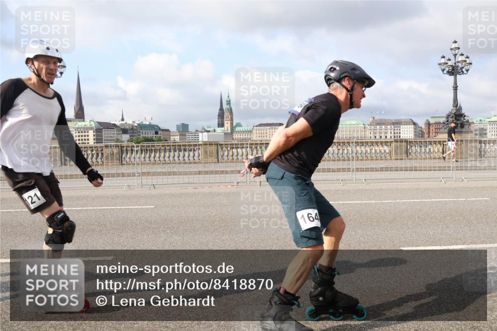 29.06.2025 - hella hamburg halbmarathon Lena Gebhardt http://msf.ph/oto/8418870 29.06.2025 08:57:28 Lombardsbrücke 121, 24, 164 meine-sportfotos.de