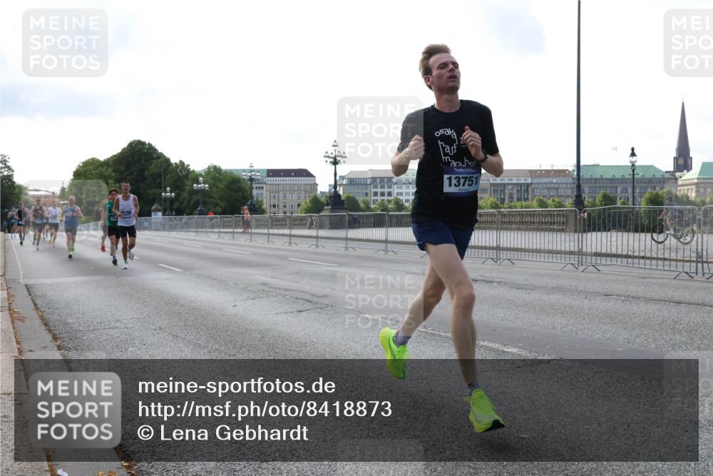 29.06.2025 - hella hamburg halbmarathon Lena Gebhardt http://msf.ph/oto/8418873 29.06.2025 09:41:43 Lombardsbrücke 13751, 1241, 2459, 2892, 4128, 4571, 6559, 7142, 7862, 7963, 9442, 10234, 10780, 11194, 11624, 11965, 12067, 12641, 13440, 13751, 13780, 14019, 14107, 16169, 16361, 16484, 17856, 17886, 18124, 18897 meine-sportfotos.de