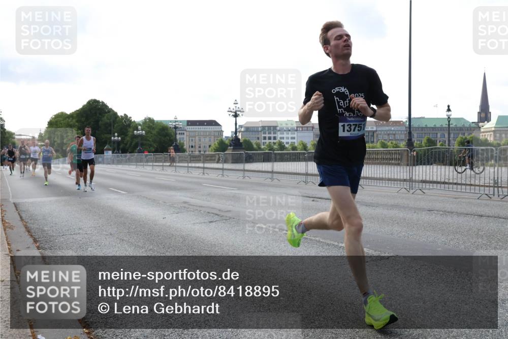 29.06.2025 - hella hamburg halbmarathon Lena Gebhardt http://msf.ph/oto/8418895 29.06.2025 09:41:43 Lombardsbrücke 3025, 13751, 1241, 2459, 2892, 4128, 4571, 6559, 7142, 7862, 7963, 9442, 10234, 10780, 11194, 11624, 11965, 12067, 12641, 13440, 13751, 13780, 14019, 14107, 16169, 16361, 16484, 17856, 17886, 18124, 18897 meine-sportfotos.de