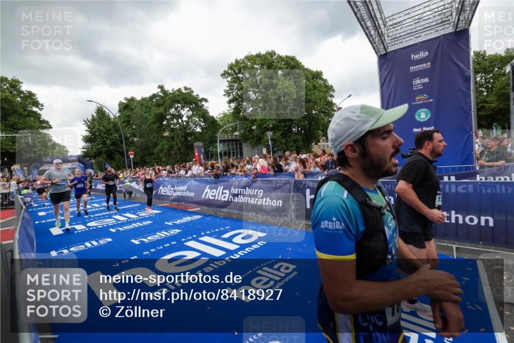 29.06.2025 - hella hamburg halbmarathon Zöllner http://msf.ph/oto/8418927 29.06.2025 10:52:11 Ziel 1482, 2397, 2595, 5032, 5093, 5378, 6897, 7732, 9082, 12135, 12580, 13726, 14248, 14300, 15506, 15829, 16003, 16179, 16320, 16666, 17033, 17130, 18475, 18801 meine-sportfotos.de