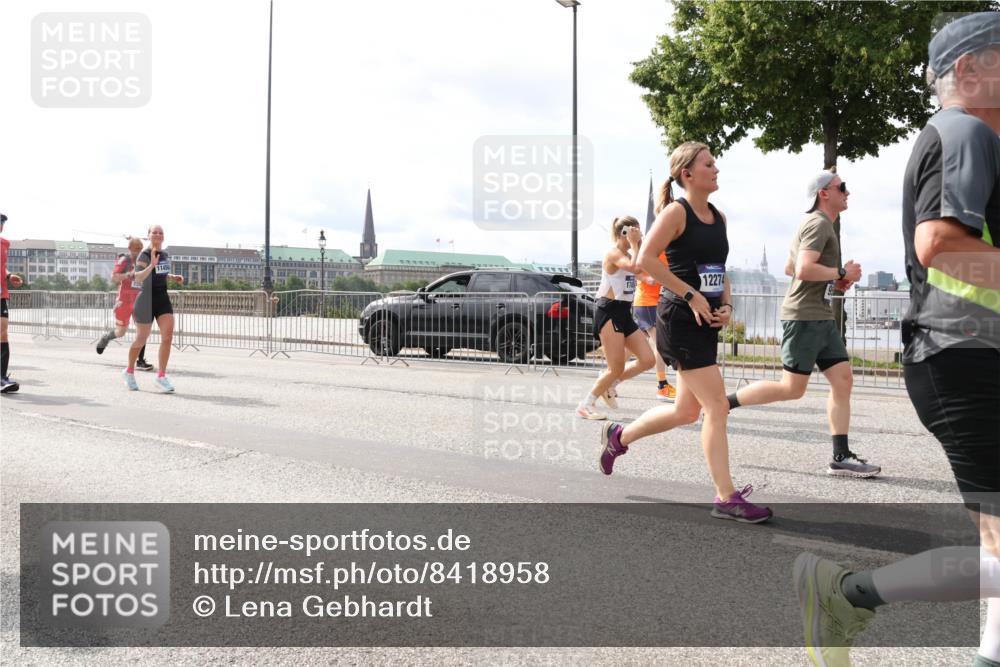 29.06.2025 - hella hamburg halbmarathon Lena Gebhardt http://msf.ph/oto/8418958 29.06.2025 10:18:09 Lombardsbrücke 11450, 175, 12274, 1015, 1159, 1160, 1268, 1274, 1325, 1458, 1554, 1622, 1641, 1749, 1982, 2087, 2094, 2147, 2335, 2634, 2931, 3125, 3138, 3292, 3321, 3482, 3977, 4710, 4738, 4804, 5004, 5290, 5611, 5733, 5909, 6270, 7094, 7641, 7649, 7838, 7882, 7883, 8067, 8128, 8144, 8248, 8607, 8799, 9222, 9400, 9539, 9717, 9734, 9798, 9834, 9844, 9964, 10174, 10332, 10509, 10659, 10908, 12498, 13341 meine-sportfotos.de