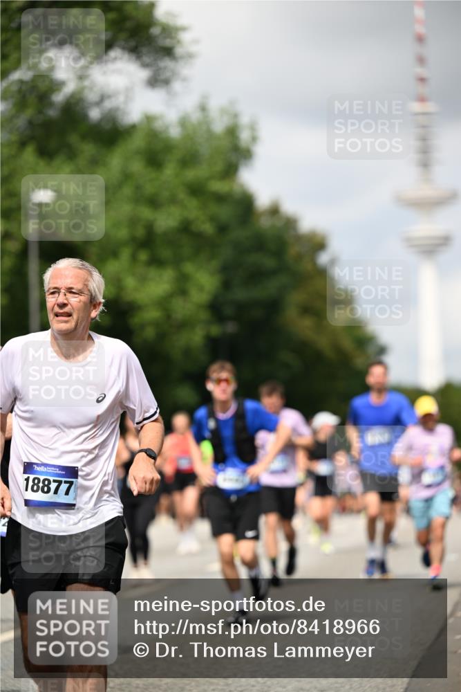 29.06.2025 - hella hamburg halbmarathon Dr. Thomas Lammeyer http://msf.ph/oto/8418966 29.06.2025 10:46:09 Kennedybrücke 1314, 1317, 1536, 2229, 2762, 2763, 3532, 3533, 3694, 4774, 5086, 5942, 6066, 6137, 6719, 6726, 6793, 6846, 6894, 7821, 7968, 8162, 8293, 8300, 8301, 8443, 8586, 9009, 9370, 9588, 10027, 10181, 10483, 11011, 11017, 11024, 11097, 11098, 11207, 11255, 11371, 11437, 11438 meine-sportfotos.de