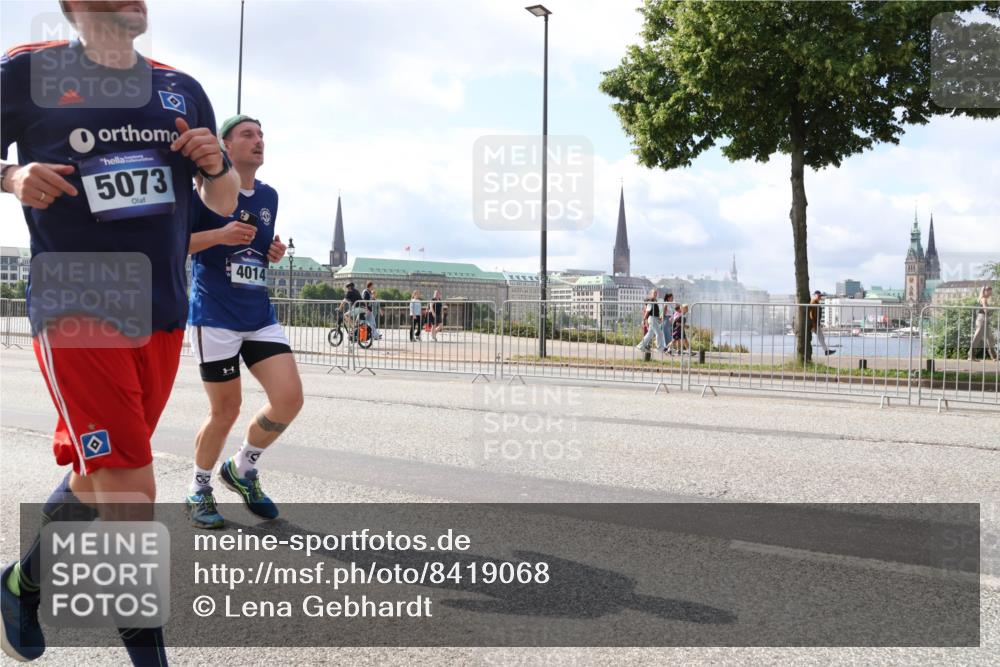 29.06.2025 - hella hamburg halbmarathon Lena Gebhardt http://msf.ph/oto/8419068 29.06.2025 10:05:32 Lombardsbrücke 5073, 4014, 1863, 1936, 1981, 2288, 2298, 2471, 2540, 2624, 3461, 3578, 3929, 4014, 4220, 4782, 5073, 5762, 6059, 6907, 6908, 7826, 8894, 8909, 8999, 9007, 9075, 9165, 9339, 9477, 9559, 9680, 9736, 9737, 9738, 9917, 10343, 10694, 10791, 10998, 11784, 11873, 11958, 12557, 13221, 13327, 13717, 14203, 14465, 14642, 16092, 16478, 16546, 16847, 17707, 17731, 17740, 18189, 18616, 18617, 18973, 19034, 19248 meine-sportfotos.de