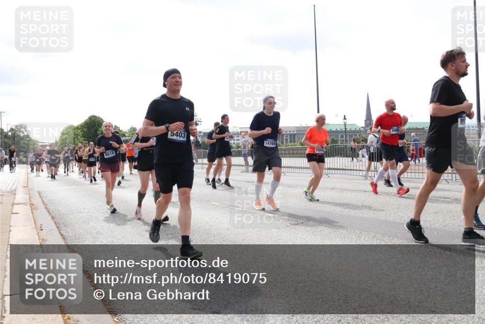 29.06.2025 - hella hamburg halbmarathon Lena Gebhardt http://msf.ph/oto/8419075 29.06.2025 10:42:39 Lombardsbrücke 5403, 8816, 14769, 14042, 9980, 85, 1150, 1360, 1624, 1656, 1929, 1957, 1964, 1994, 2069, 2134, 2401, 2450, 2509, 2538, 2580, 2940, 2941, 3283, 3378, 3605, 3874, 4092, 4105, 4334, 4353, 4385, 4778, 4885, 4891, 4892, 5403, 5417, 5419, 5810, 6120, 6764, 6828, 6917, 7040, 7260, 7357, 7513, 7557, 7666, 8014, 8161, 8459, 8525, 8526, 8529, 8712, 8816, 9370, 9378, 9980, 10008, 10454, 10532, 10697, 11142, 11710, 12151, 12441, 13241 meine-sportfotos.de