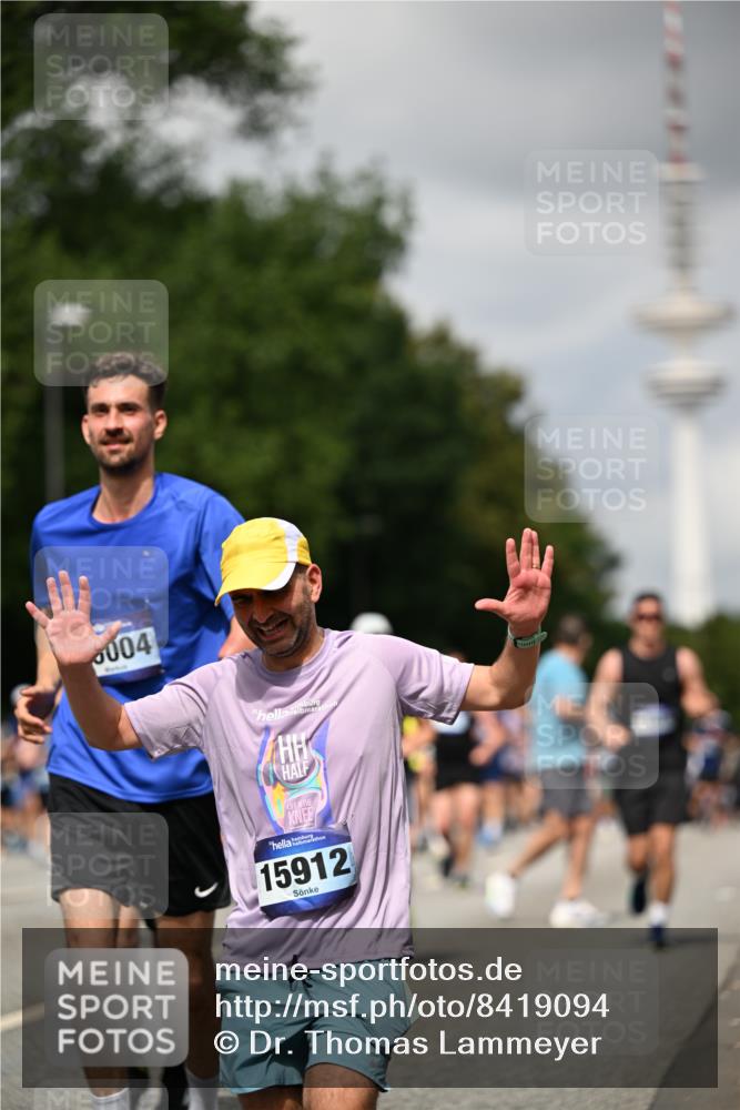 29.06.2025 - hella hamburg halbmarathon Dr. Thomas Lammeyer http://msf.ph/oto/8419094 29.06.2025 10:46:14 Kennedybrücke 1314, 1317, 1536, 1648, 2229, 2762, 2763, 3459, 3532, 3533, 3694, 4329, 4885, 5086, 5942, 6066, 6137, 6450, 6719, 6726, 6793, 6846, 6894, 7821, 7968, 8004, 8162, 8163, 8293, 8300, 8301, 8443, 8586, 9370, 9588, 10027, 10181, 10483, 10872, 11011, 11017, 11024, 11097, 11098, 11207, 11255, 11437, 11438 meine-sportfotos.de