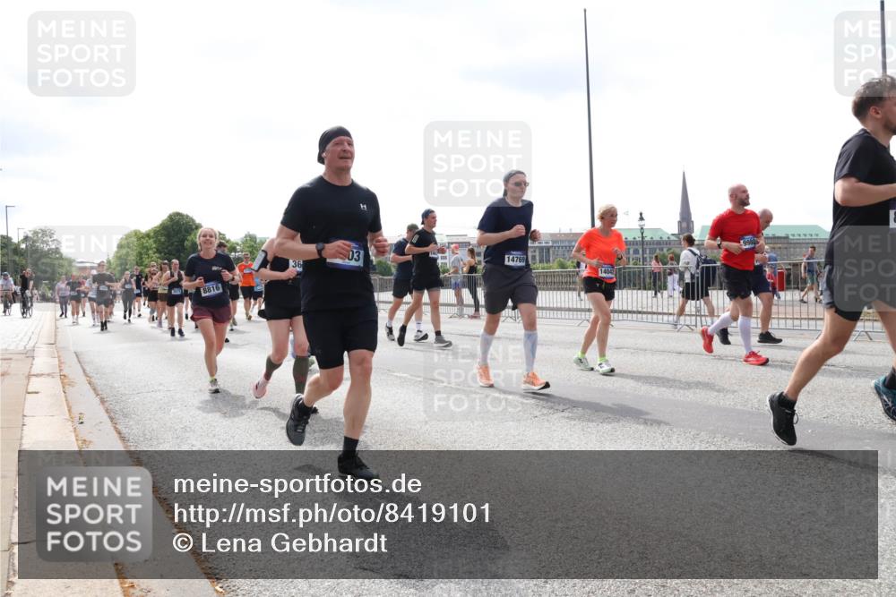 29.06.2025 - hella hamburg halbmarathon Lena Gebhardt http://msf.ph/oto/8419101 29.06.2025 10:42:39 Lombardsbrücke 36, 8816, 03, 14769, 14042, 1150, 1360, 1624, 1656, 1929, 1957, 1964, 1994, 2069, 2134, 2401, 2450, 2509, 2538, 2580, 2940, 2941, 3283, 3378, 3605, 3874, 4092, 4105, 4334, 4353, 4385, 4778, 4885, 4891, 4892, 5403, 5417, 5419, 5810, 6120, 6764, 6828, 6917, 7040, 7260, 7357, 7513, 7557, 7666, 8014, 8161, 8459, 8525, 8526, 8529, 8712, 8816, 9370, 9378, 9980, 10008, 10454, 10532, 10697, 11142, 11710, 12151, 12441, 13241 meine-sportfotos.de